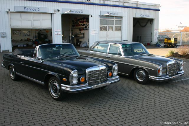 Ein Mercedes Benz 300 SEL Cabriolet MercedesBenz Zwei Oldtimer Ein 